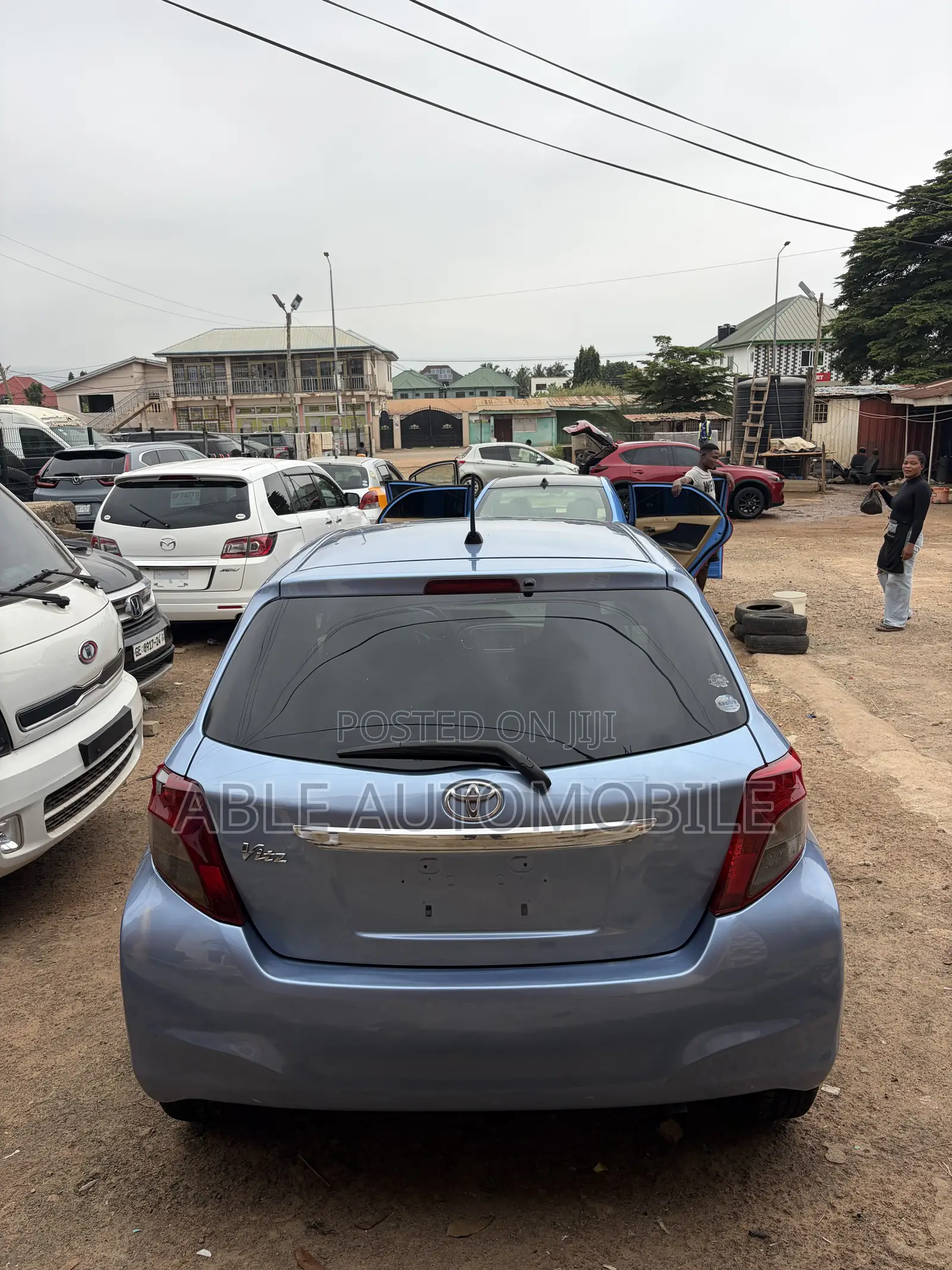 Toyota Vitz 1.0 FWD 3dr 2012 Blue
