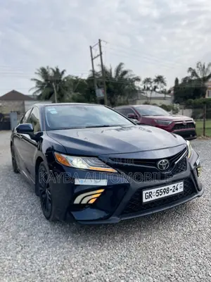 Toyota Camry SE FWD (2.5L 4cyl 8AM) 2018 Blue
