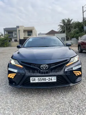 Toyota Camry SE FWD (2.5L 4cyl 8AM) 2018 Blue