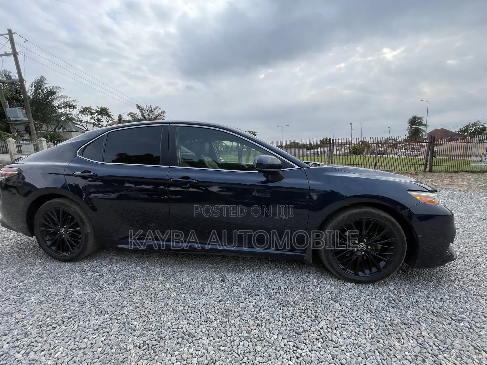 Toyota Camry SE FWD (2.5L 4cyl 8AM) 2018 Blue