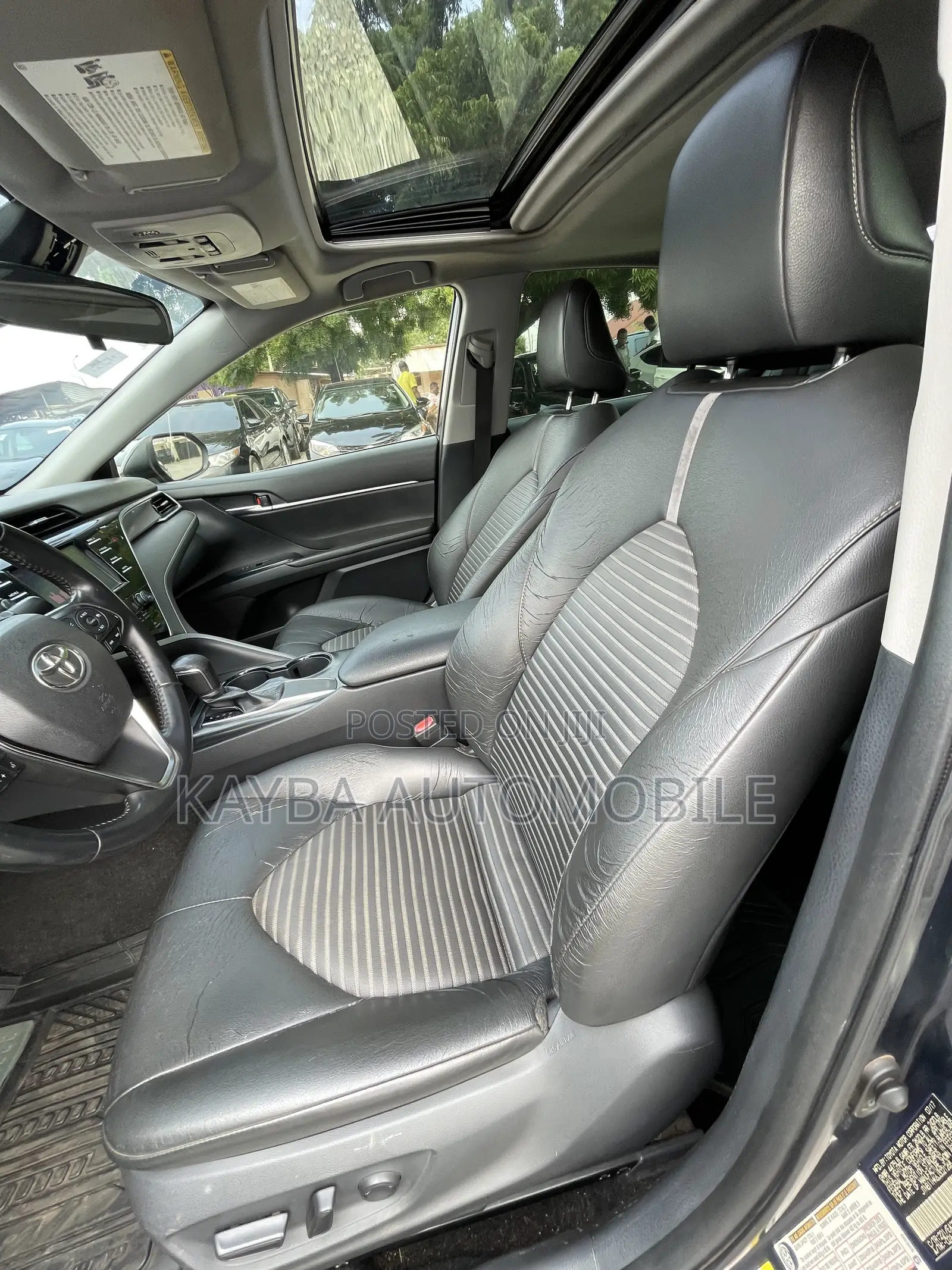 Toyota Camry SE FWD (2.5L 4cyl 8AM) 2018 Blue