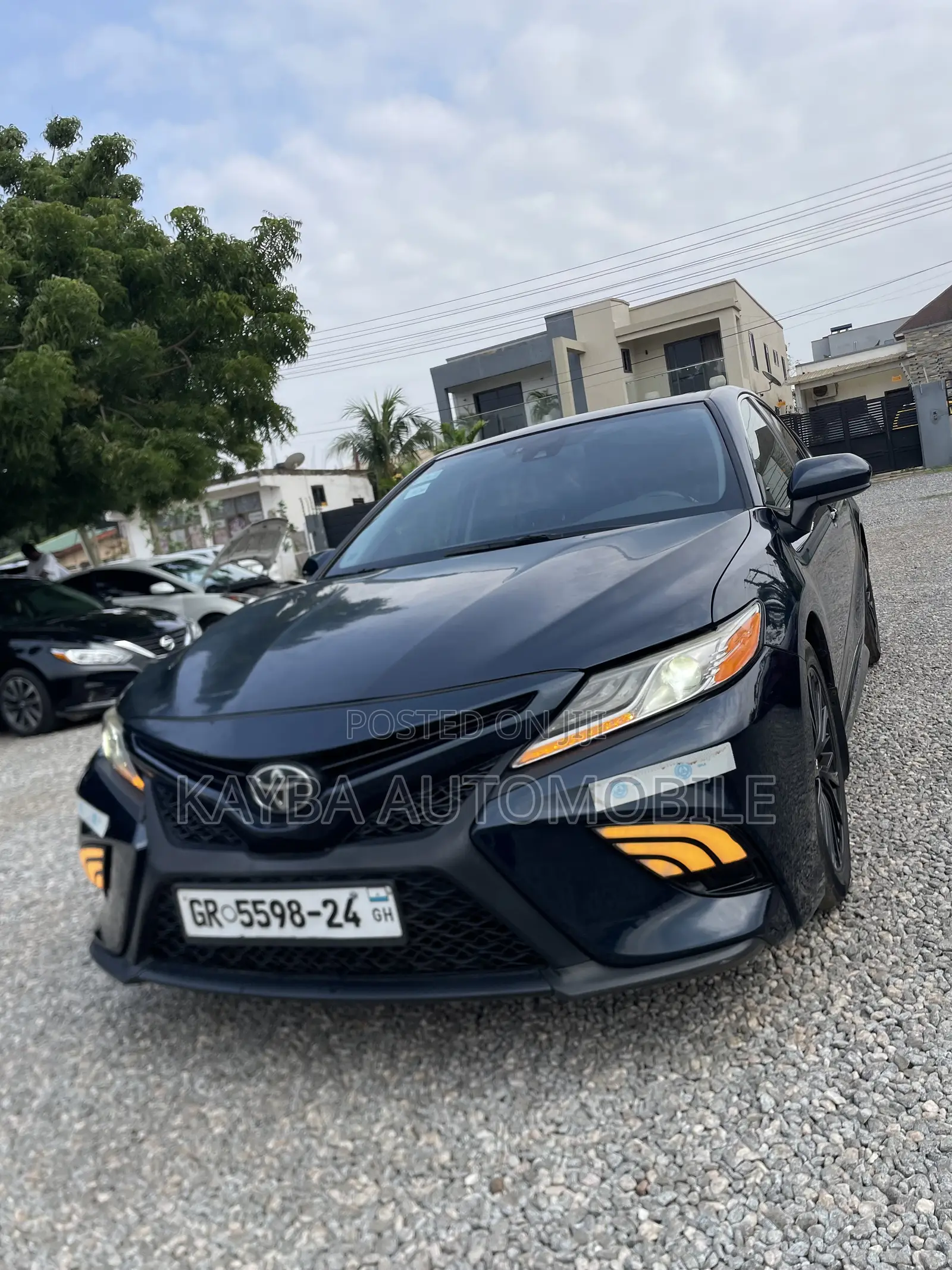 Toyota Camry SE FWD (2.5L 4cyl 8AM) 2018 Blue
