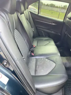 Toyota Camry SE FWD (2.5L 4cyl 8AM) 2018 Blue