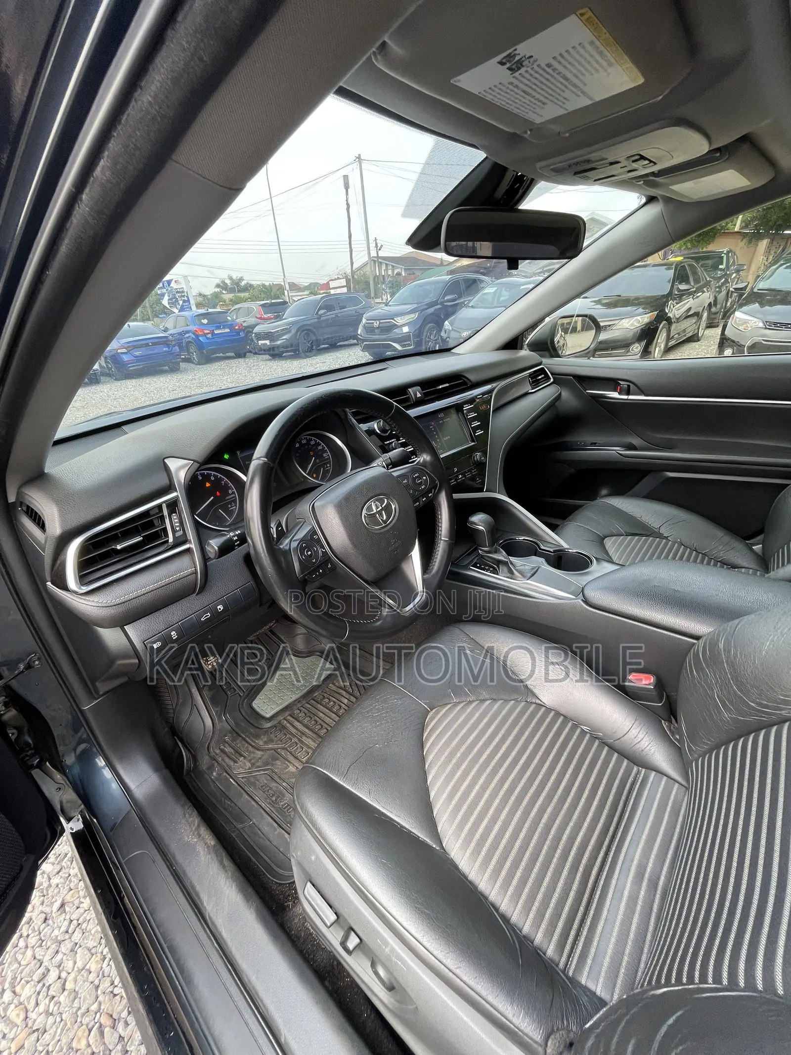 Toyota Camry SE FWD (2.5L 4cyl 8AM) 2018 Blue