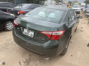Toyota Corolla 2017 Green