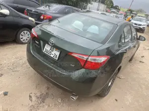 Toyota Corolla 2017 Green
