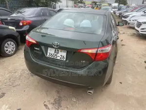 Toyota Corolla 2017 Green