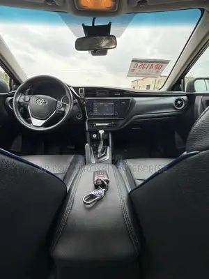 Toyota Corolla SE Special Edition 4dr Sedan (1.8L 4cyl CVT) 2017 Blue