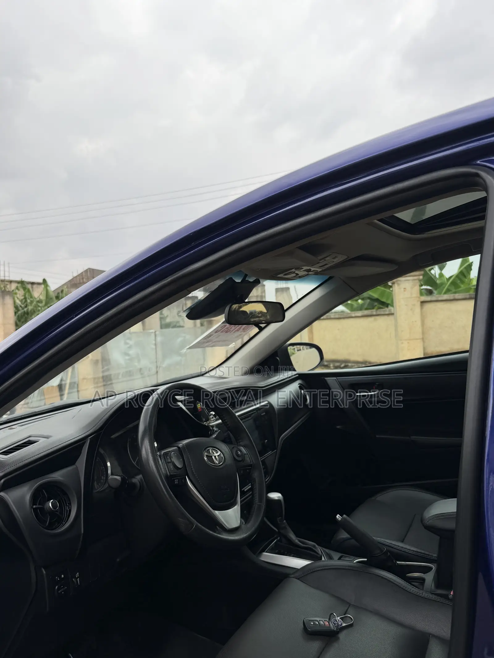 Toyota Corolla SE Special Edition 4dr Sedan (1.8L 4cyl CVT) 2017 Blue