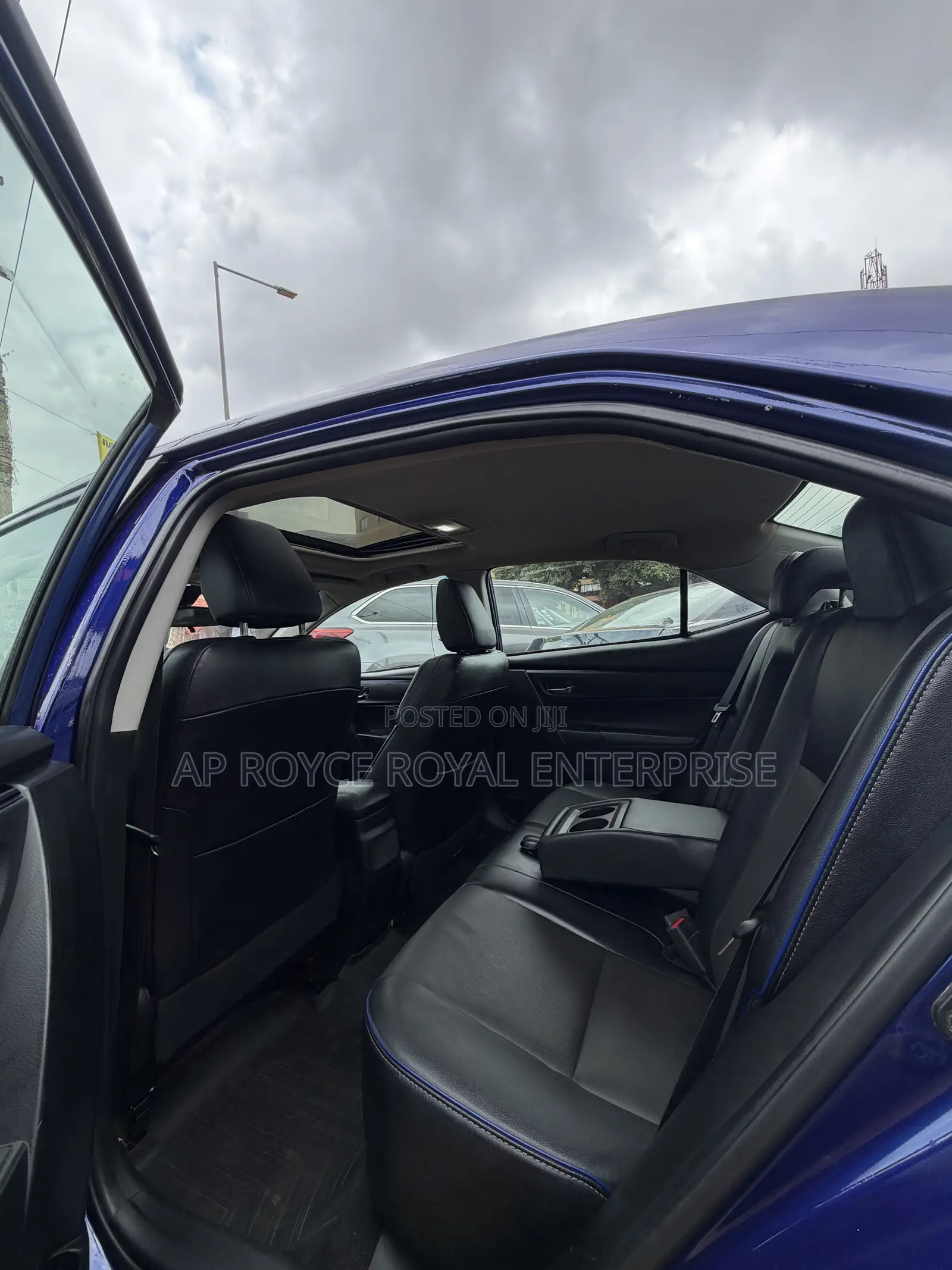 Toyota Corolla SE Special Edition 4dr Sedan (1.8L 4cyl CVT) 2017 Blue