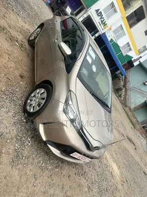 Toyota Vitz 2016 Ivory