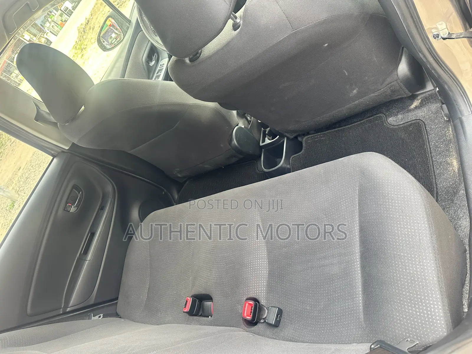 Toyota Vitz 2016 Ivory
