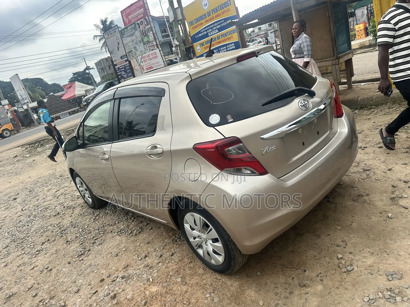 Toyota Vitz 2016 Ivory