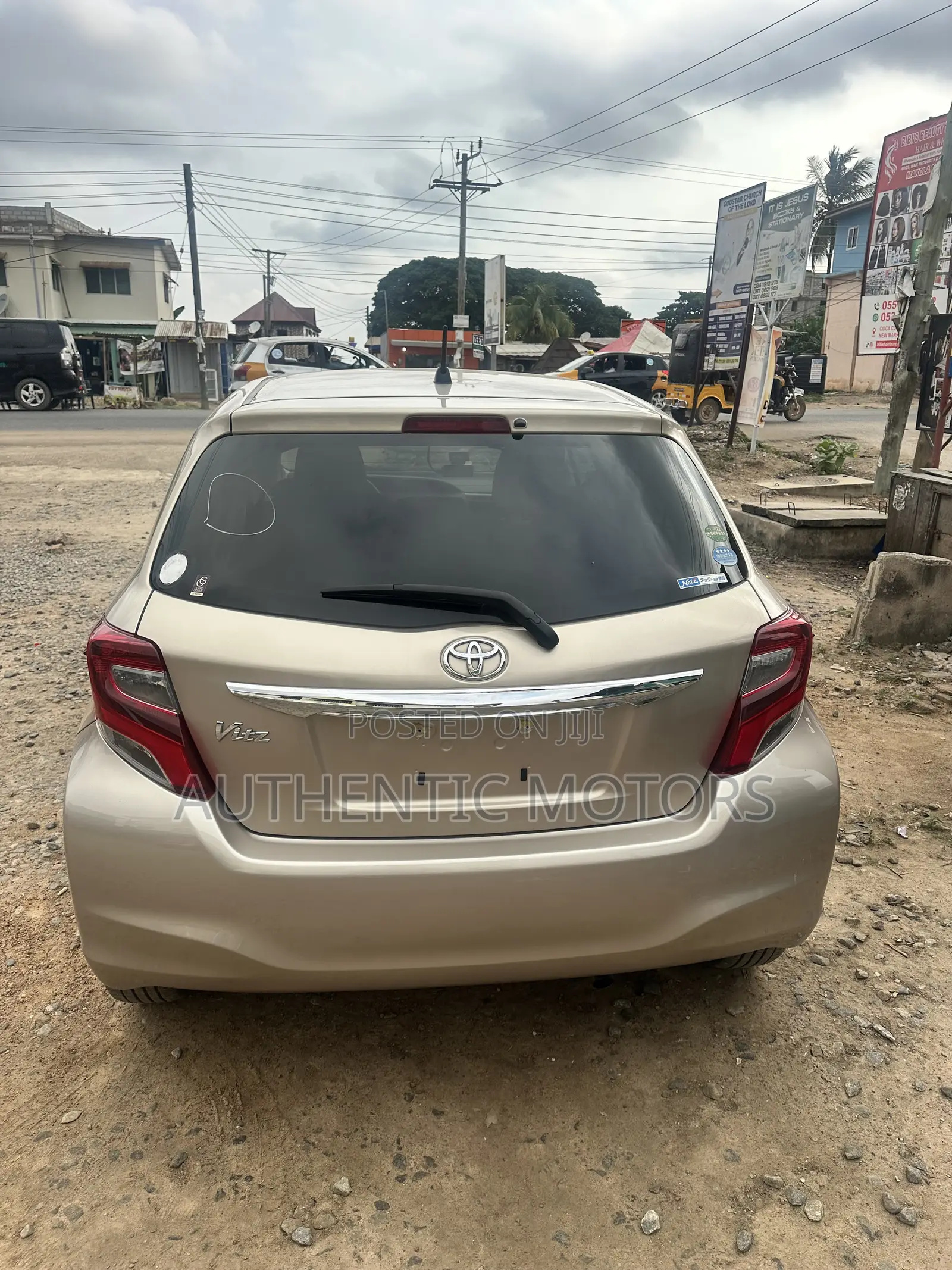 Toyota Vitz 2016 Ivory