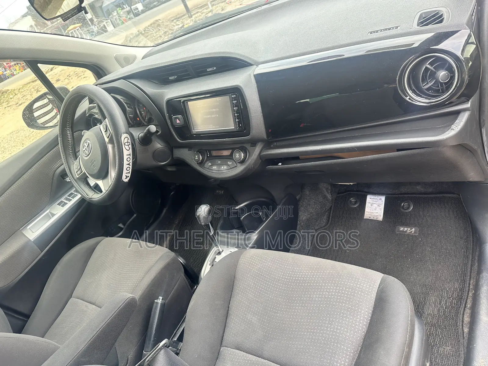 Toyota Vitz 2016 Ivory