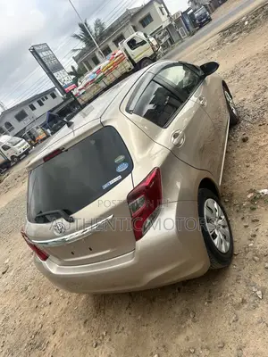 Toyota Vitz 2016 Ivory