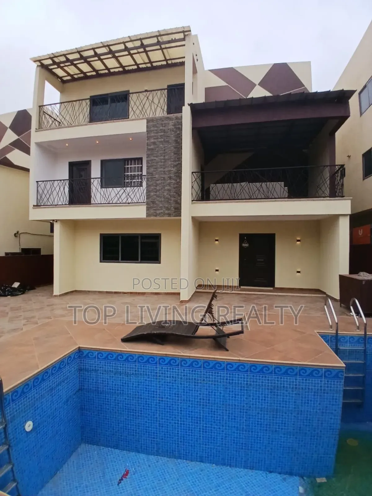 4bdrm Townhouse / Terrace in Legon Hills, Ashaley Botwe for rent