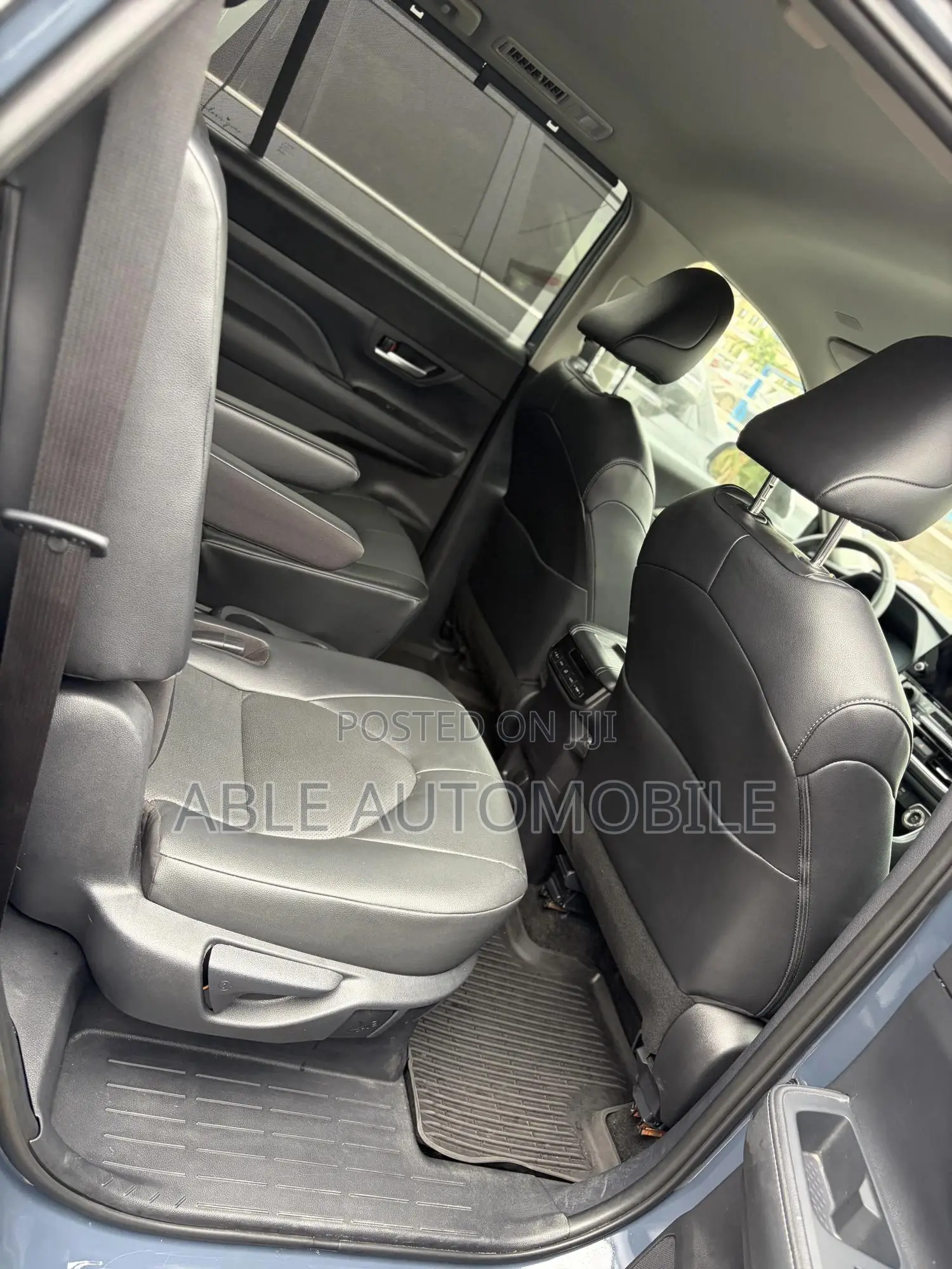 Toyota Highlander XLE AWD 2024 Blue