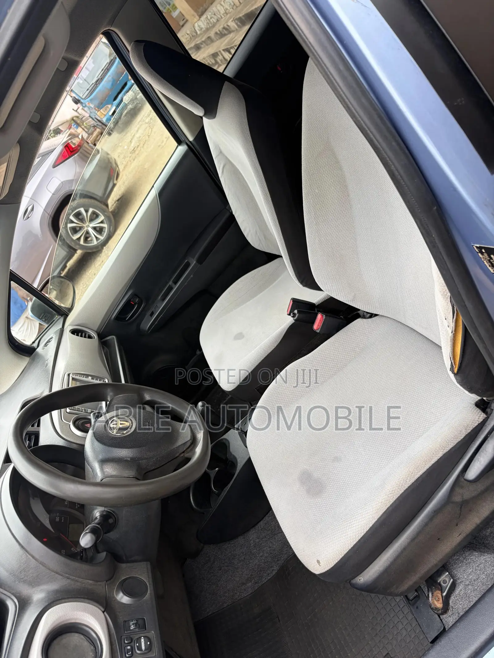 Toyota Vitz 1.0 FWD 3dr 2012 Blue