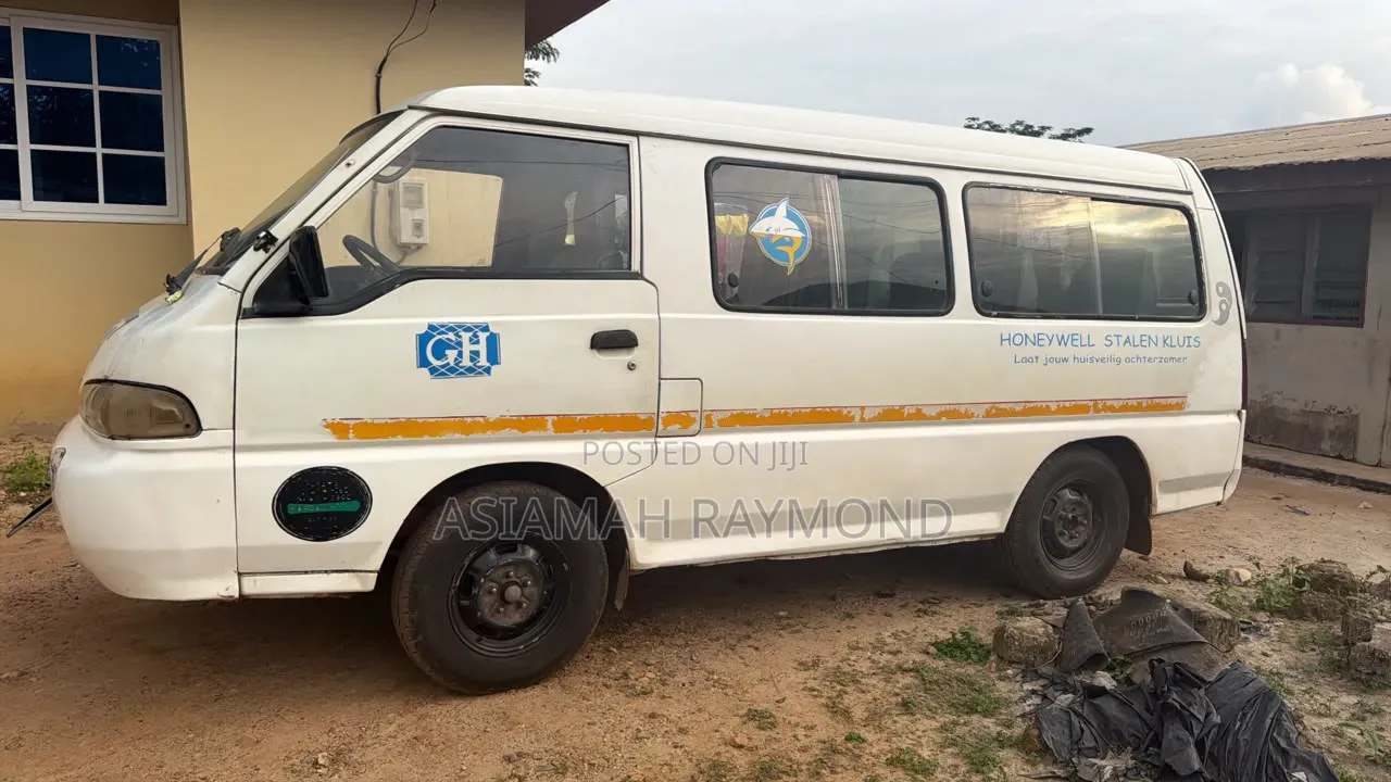 Hyundai H-100 2001 White