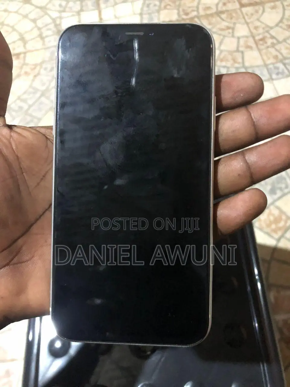 Apple iPhone XR 64 GB White