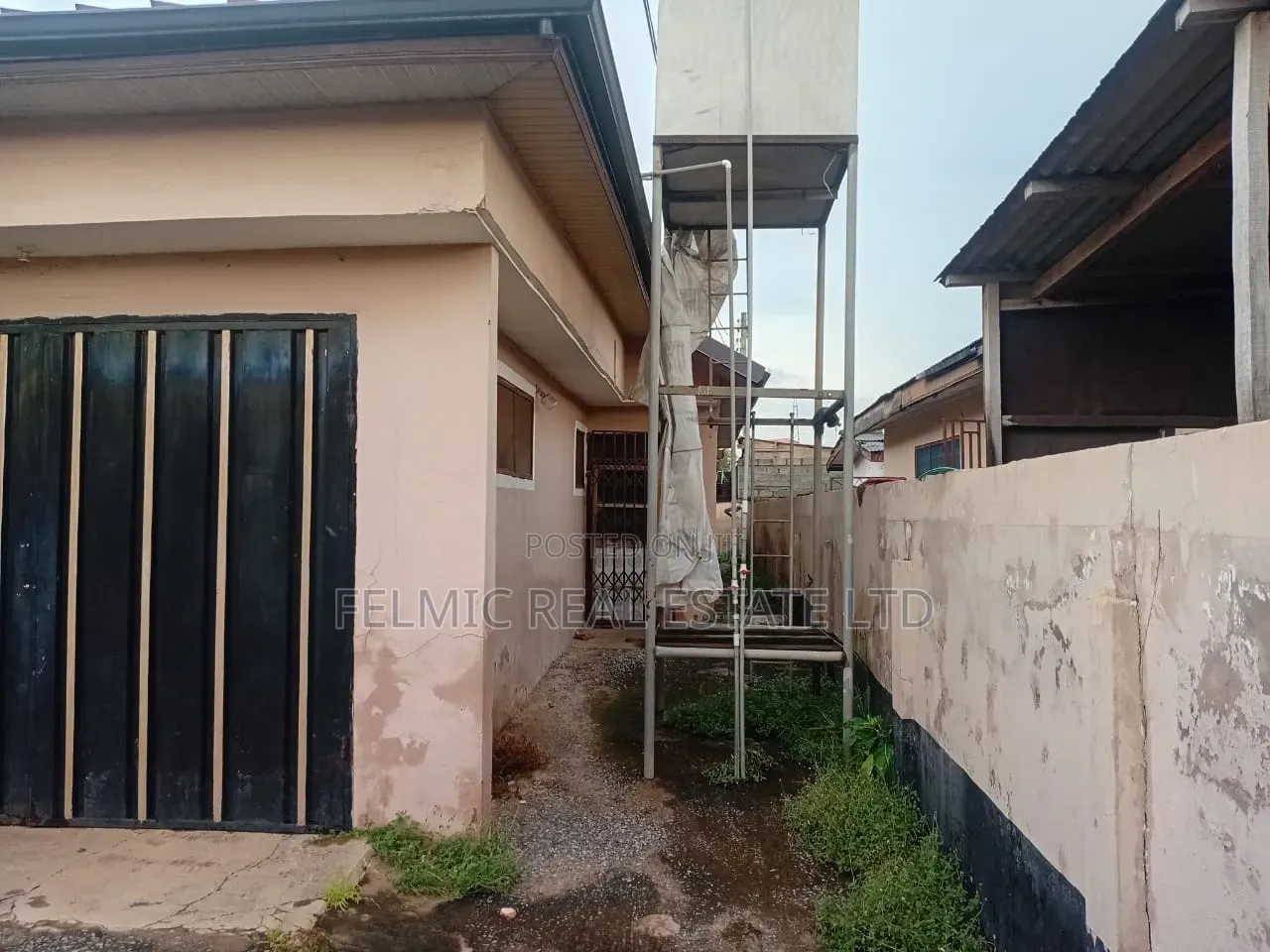 3bdrm House in Felmic Real Estate, Mile 7 for sale