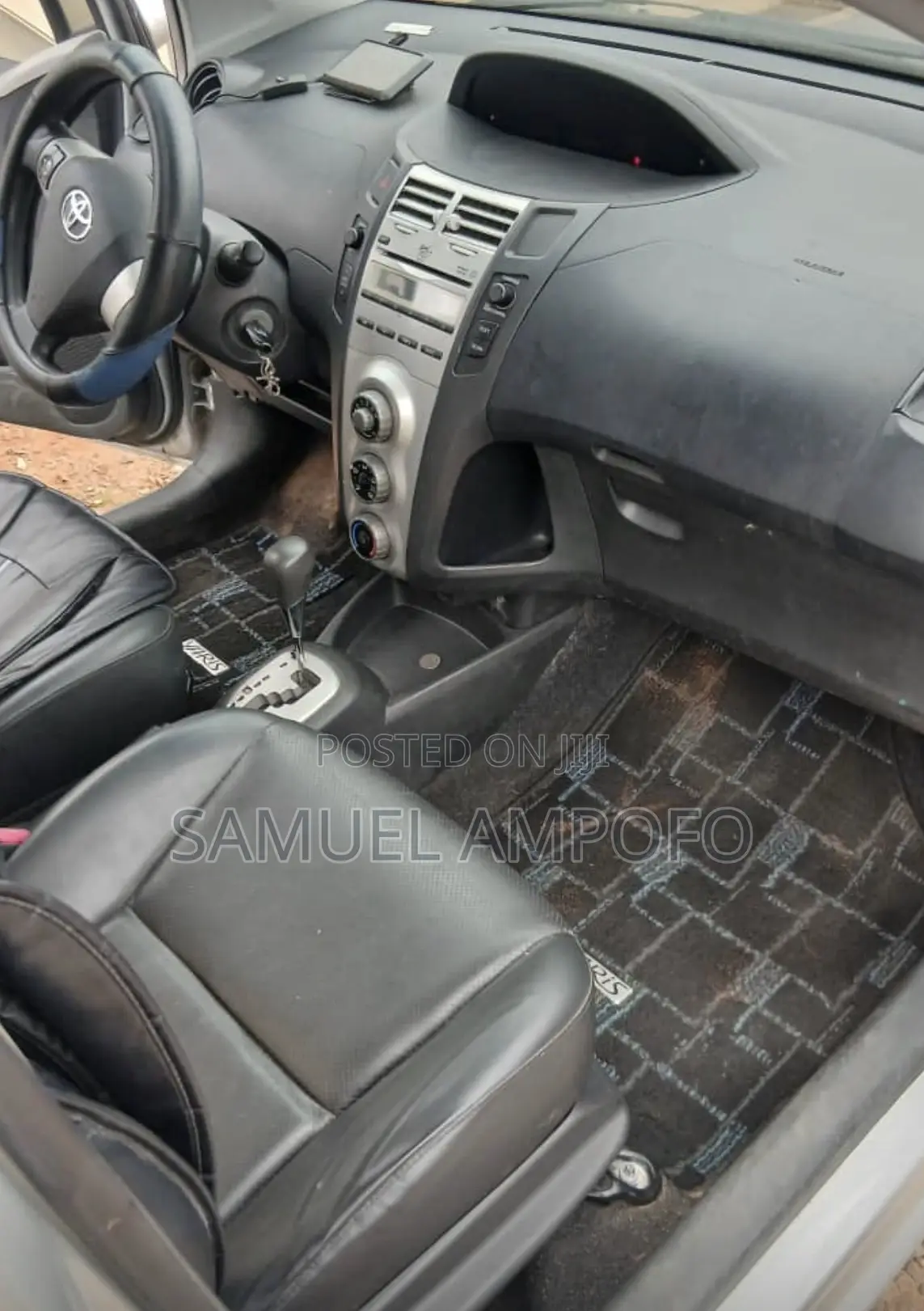 Toyota Yaris 2010 Gray