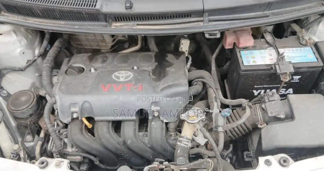 Toyota Yaris 2010 Gray