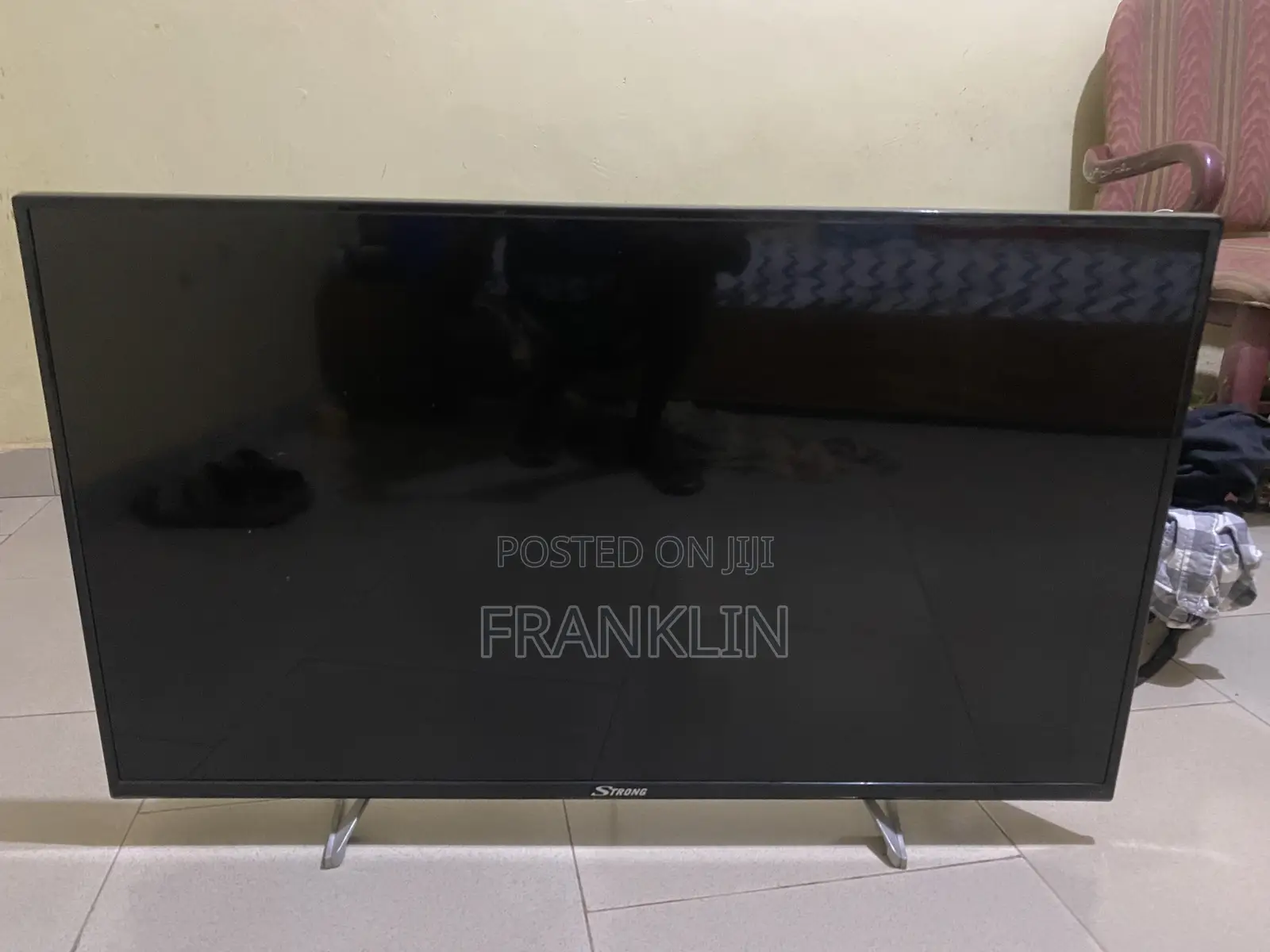 Strong Analog TV 43 Inches