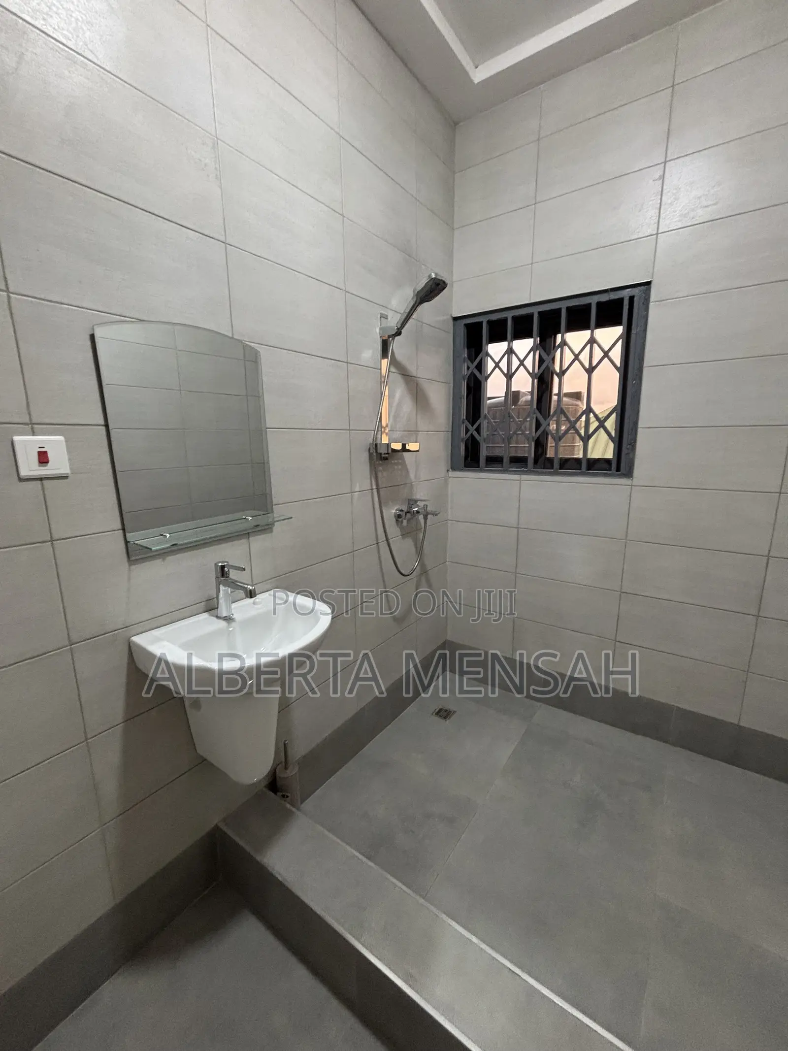 5bdrm Duplex in Adenta Housing Down for rent