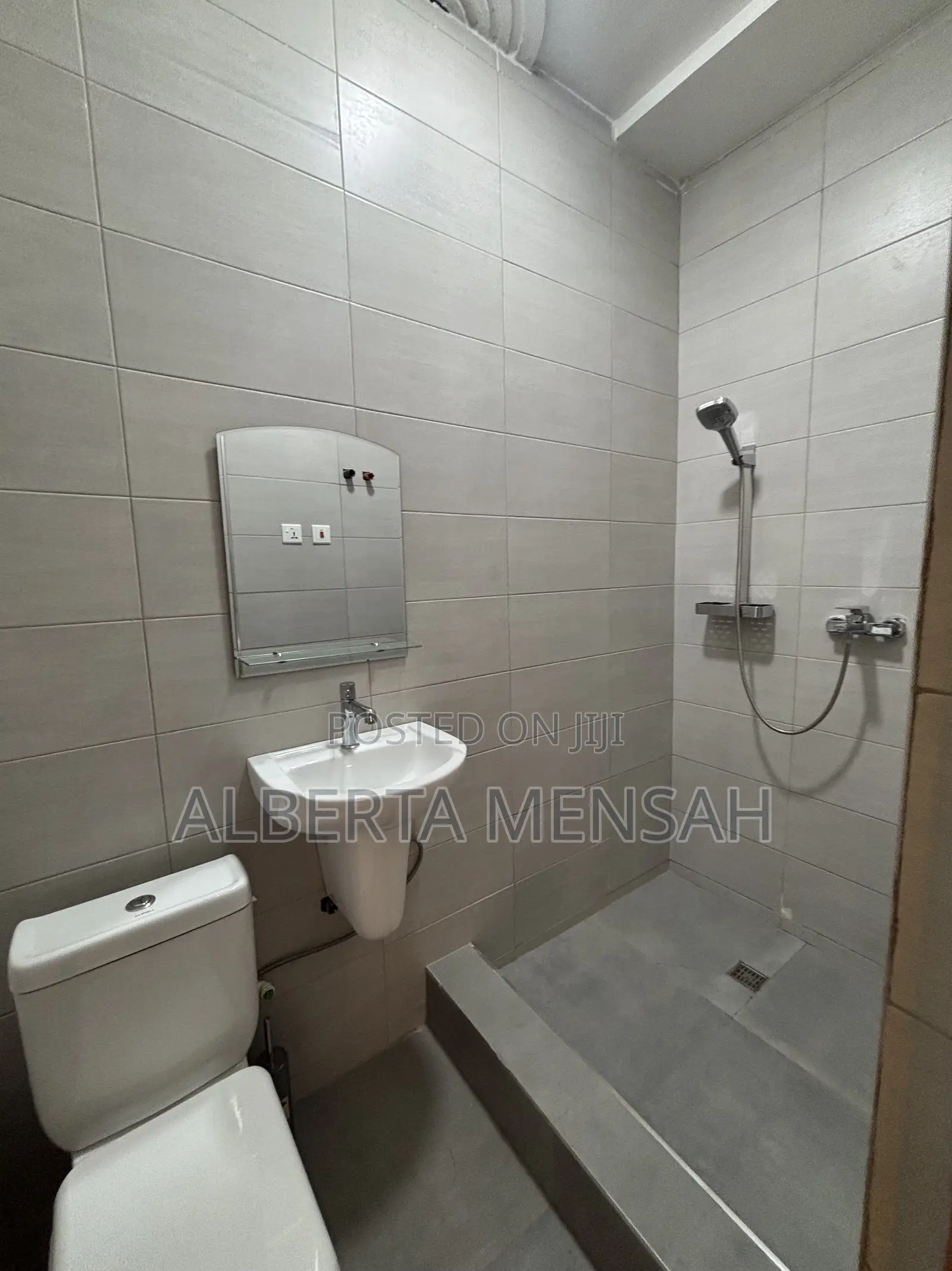5bdrm Duplex in Adenta Housing Down for rent