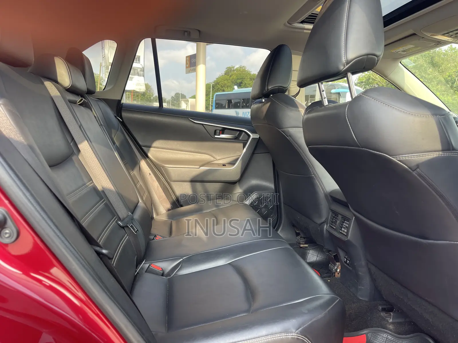 Toyota RAV4 XLE AWD 2019 Red