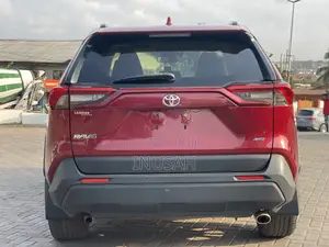 Toyota RAV4 XLE AWD 2019 Red