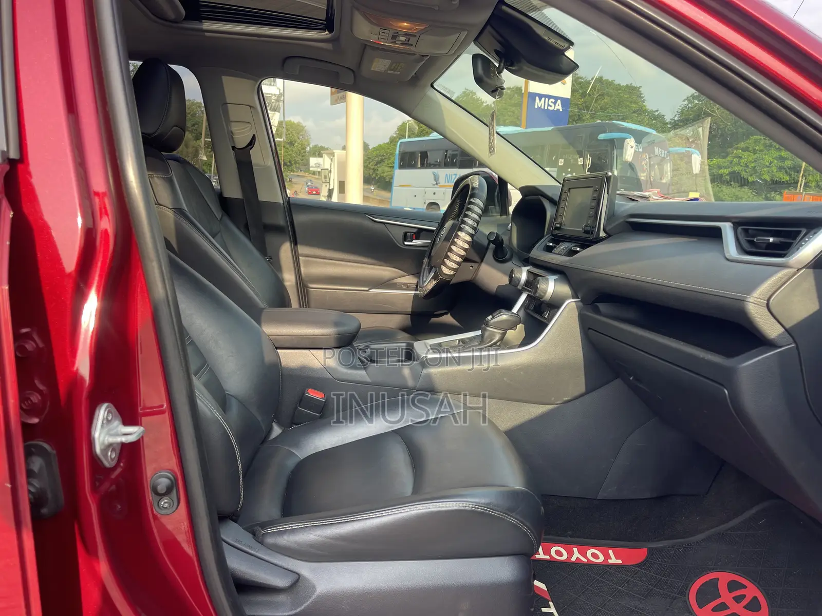 Toyota RAV4 XLE AWD 2019 Red