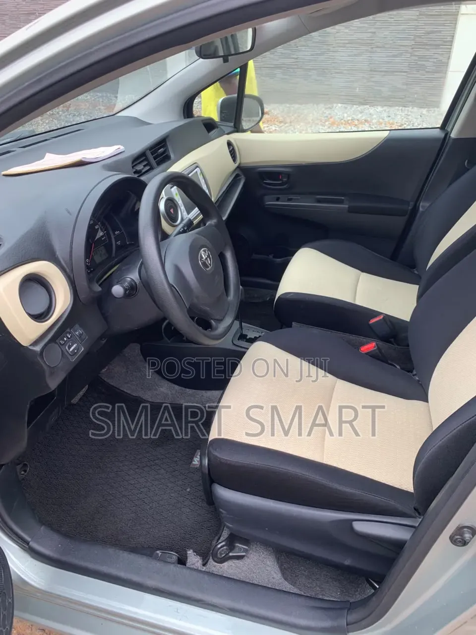 Toyota Vitz 2012 Gray