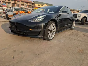 Tesla Model 3 2021 Black