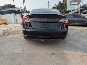 Tesla Model 3 2021 Black