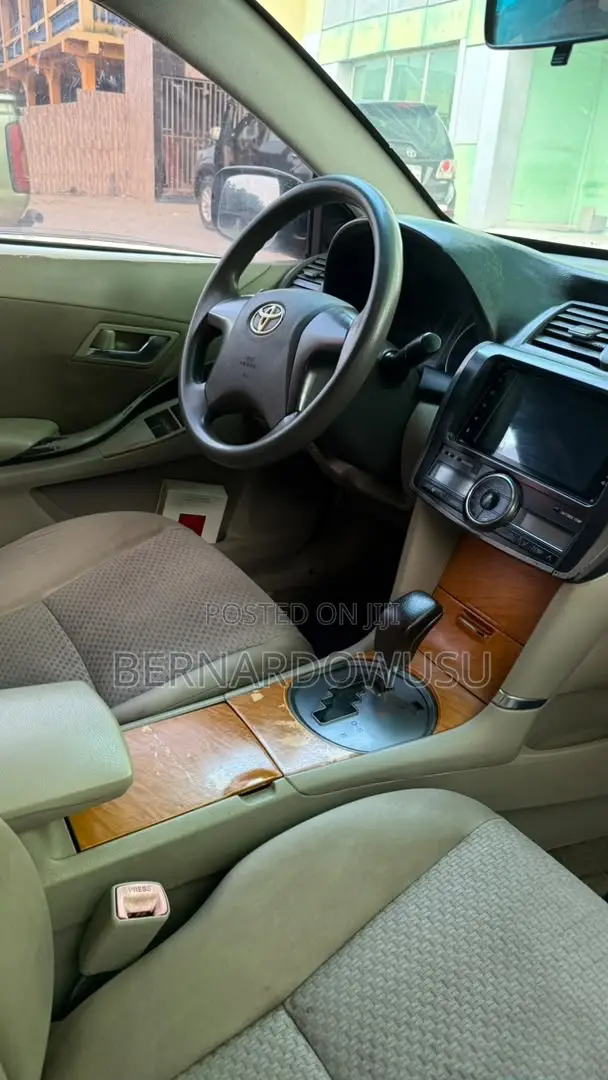 Toyota Premio 2010 White