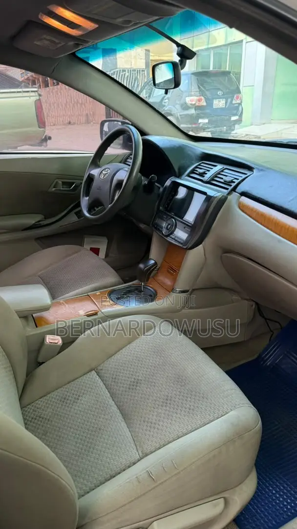 Toyota Premio 2010 White