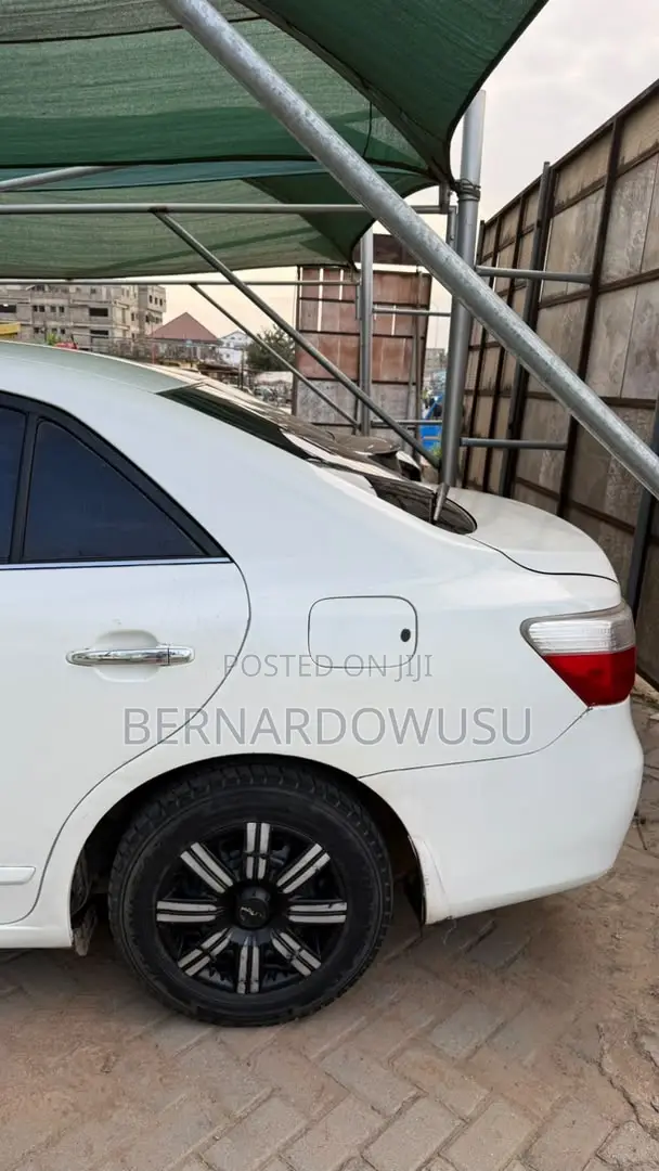 Toyota Premio 2010 White