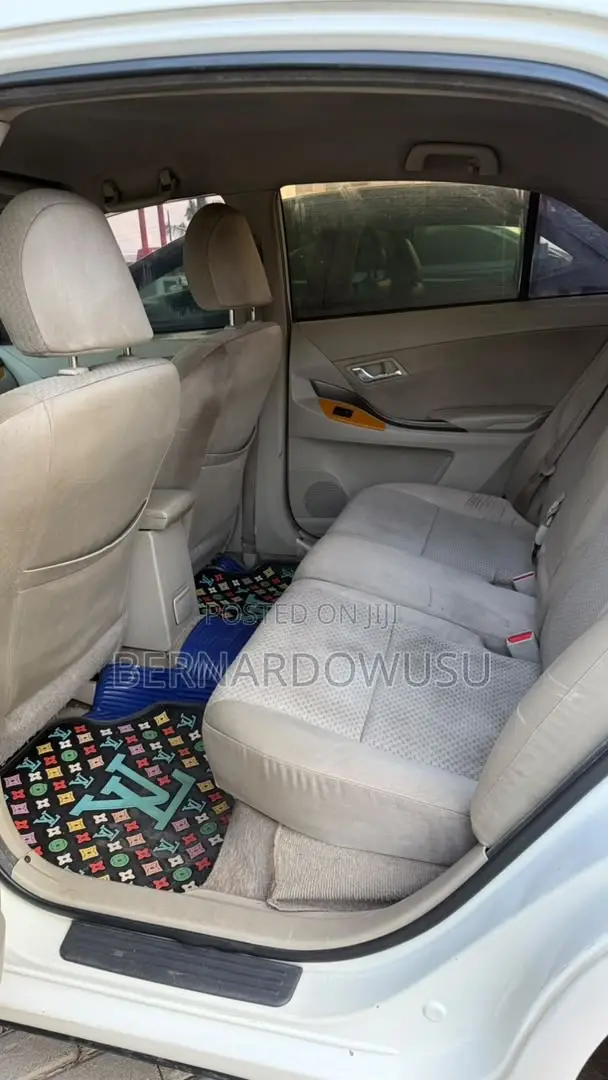 Toyota Premio 2010 White