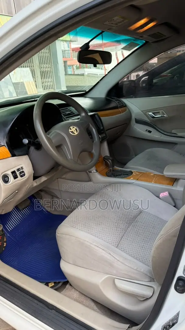 Toyota Premio 2010 White