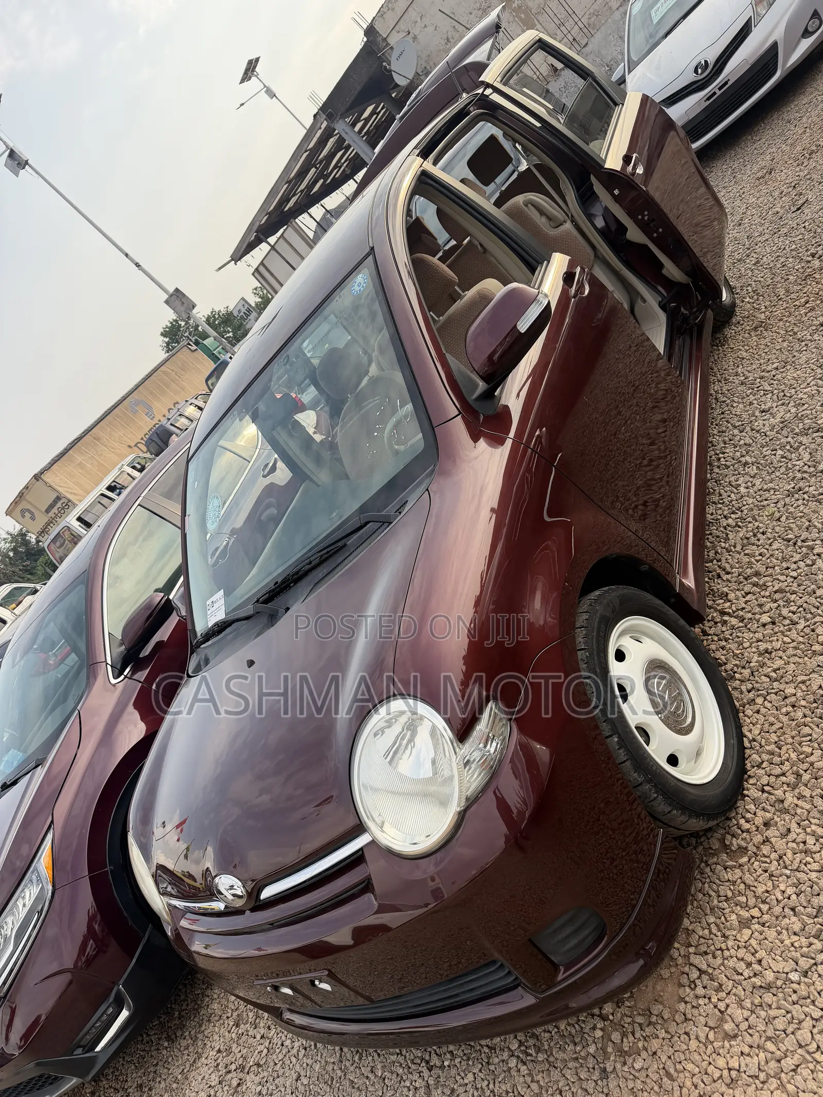 Toyota Sienta 1.5 FWD 2012 Burgundy