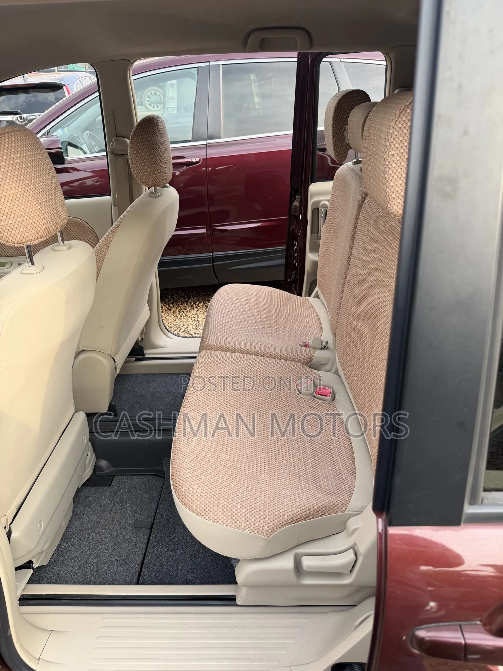 Toyota Sienta 1.5 FWD 2012 Burgundy