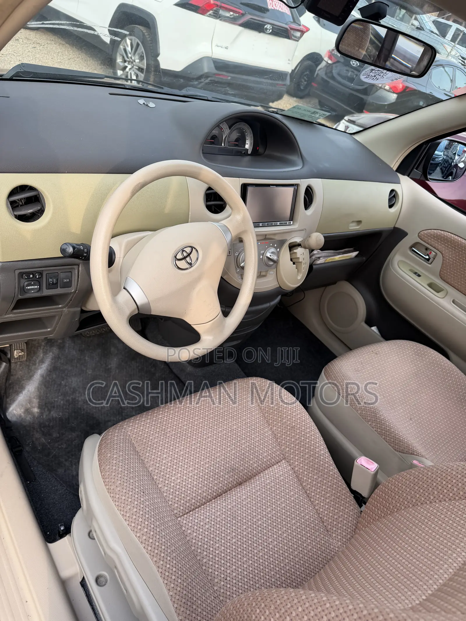 Toyota Sienta 1.5 FWD 2012 Burgundy