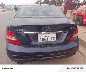 Mercedes-Benz C250 2012 Blue