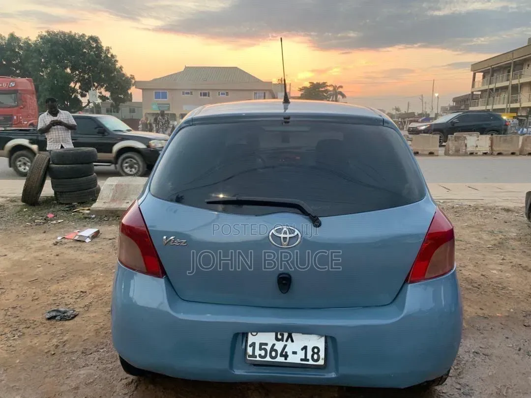 Toyota Vitz 2010 Blue