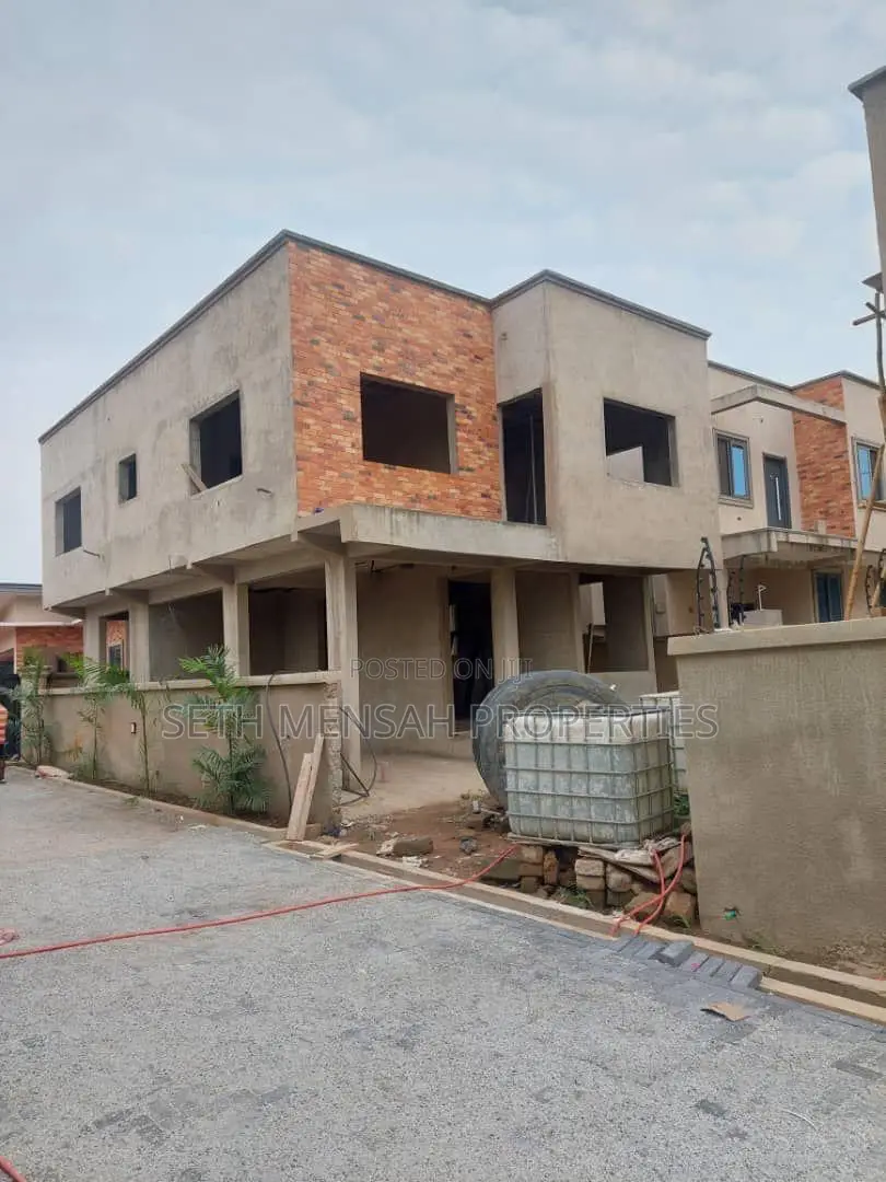 3bdrm House in 3 Bedroom House, Papao for sale