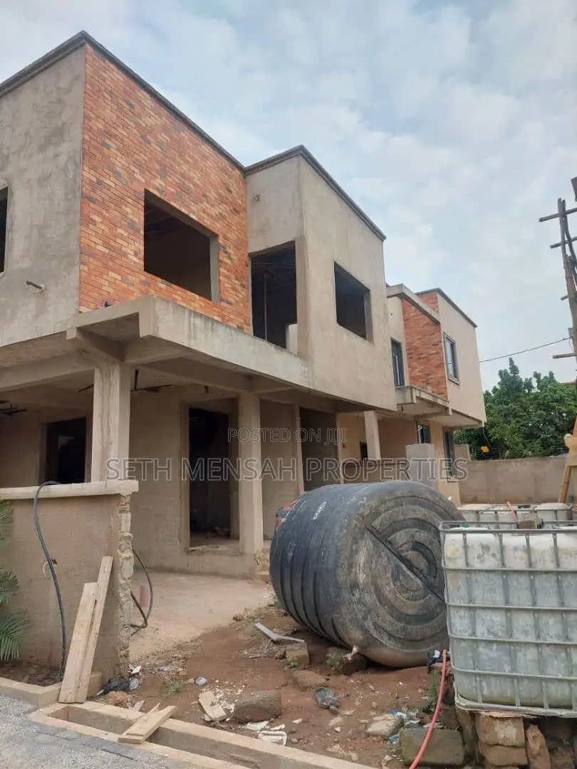 3bdrm House in 3 Bedroom House, Papao for sale