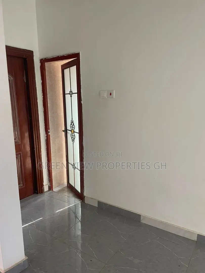 2bdrm Apartment in West Hills Mall Area for rent